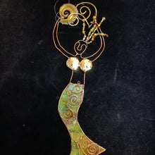 Load image into Gallery viewer, Wall Hanging Swirlmaid
