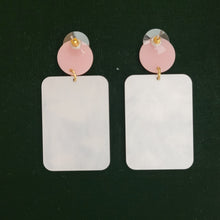 Load image into Gallery viewer, Earrings Flamingo Rectangle
